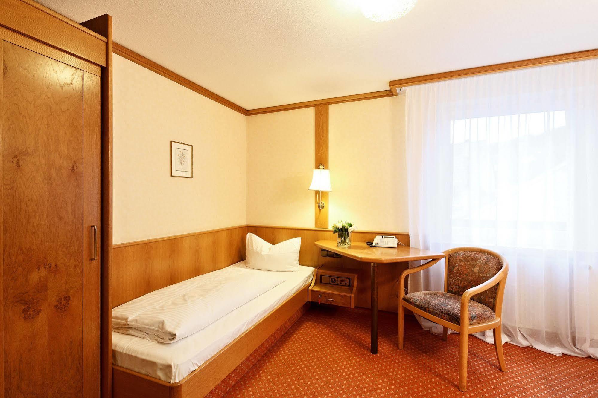 Hotel-Restaurant Rebstock 이흐링겐 외부 사진